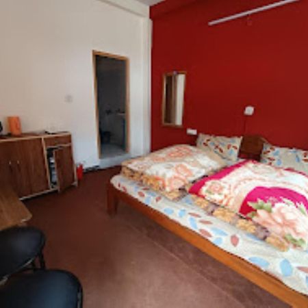 Hotel Renu Paradise , Ayodhya Zewnętrze zdjęcie